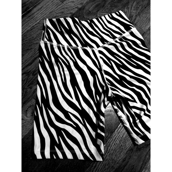 NIKE ZEBRA PRINT BIKER SHORTS Size small - Picture 6 of 6